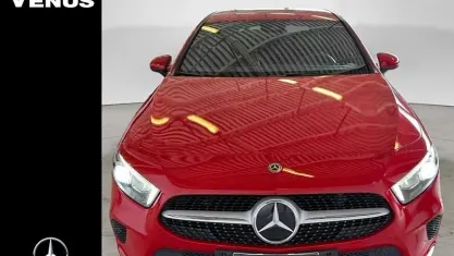 Usata Mercedes A180 Business 116 CV (85 kW) 2019 Rosso Utilitaria