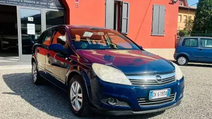 Usata Opel Astra 125 CV (91 kW) 2007 Bluazzurro Berlina