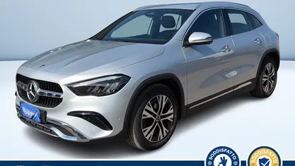 Usata Mercedes GLA180 Advanced Plus 116 CV (85 kW) 2023 Argento metallizzato SUV