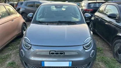 Begagnad Fiat 500e Icon 42 kW (58 HK) 2022 Grå Cab