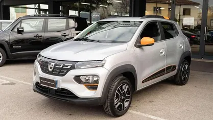 Usata Dacia Spring Comfort 18 kW (25 CV) 2022 Grigio Utilitaria