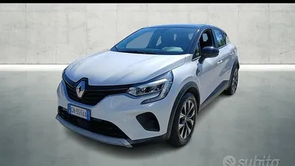 Begagnad Renault Captur Evolution 145 HK (106 kW) 2023 Vit SUV