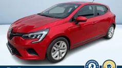 Rosso metallizzato Usata 2021 Renault Clio V Zen Tre volumi | 14.800 € (Buon prezzo)
