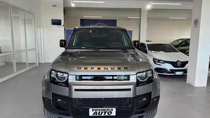 Usata Land Rover Defender SE Dynamic 200 CV (147 kW) 2024 SUV