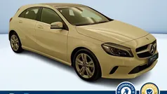 Bianco pastello Usata 2018 Mercedes A180 Tre volumi | 17.800 € (Buon prezzo)