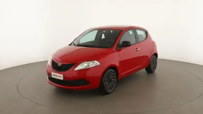 Usata Lancia Ypsilon Gold 70 CV (51 kW) 2019 Rosso Utilitaria