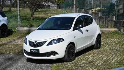 Bianco Usata 2021 Lancia Ypsilon Silver Utilitaria | 8500 € (Super prezzo)