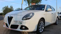 Bianco Usata 2014 Alfa Romeo Giulietta Tre volumi | 7700 € (Buon prezzo)