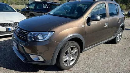 Usata Dacia Sandero Comfort 101 CV (74 kW) 2020 Grigio Berlina