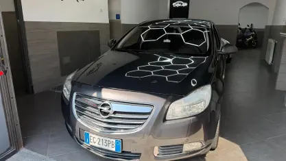 Usata Opel Insignia Cosmo 160 CV (117 kW) 2011 Grigio Berlina