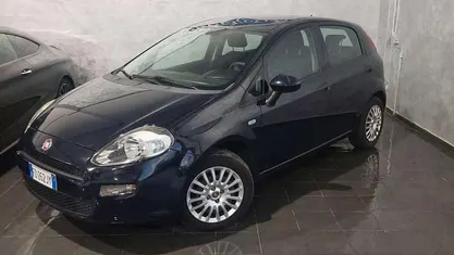 Blu/azzurro Usata 2016 Fiat Punto Young Due volumi | 5500 € (Buon prezzo)