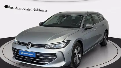 Dolomite met Usata 2024 VW Passat Business Tre volumi | 34.900 € (Buon prezzo)