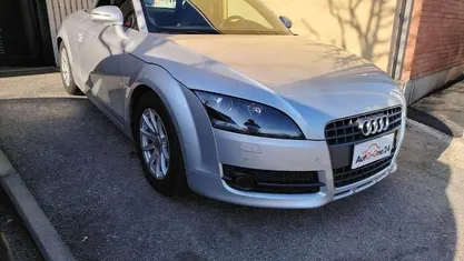Usata Audi TT Roadster Advanced Plus 200 CV (147 kW) 2010 Argento metallizzato Cabrio