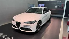 Bianco Nuova 2024 Alfa Romeo Giulia Tre volumi | 51.900 € (Buon prezzo)