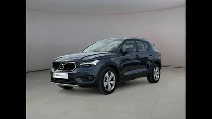 Usata Volvo XC40 Momentum 129 CV (94 kW) 2021 Blu SUV