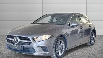 Gebraucht Mercedes A180 116 PS (85 kW) 2018 Schwarz Limousine