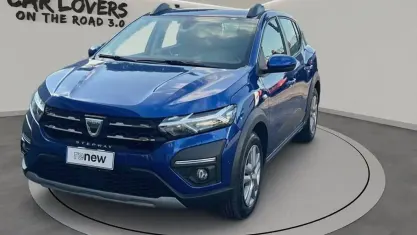Usado Dacia Sandero Comfort 101 CV (74 kW) 2022 Azul Utilitario