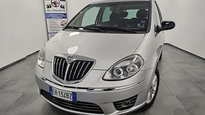 Argento Usata 2011 Lancia Musa Gold Monovolume | 6490 € (Cara)