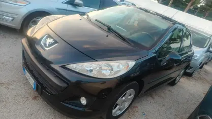 Usata Peugeot 207 73 CV (53 kW) 2010 Nero Berlina