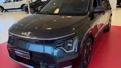 Usata Kia e-Niro 150 kW (204 CV) 2023 Grigio SUV