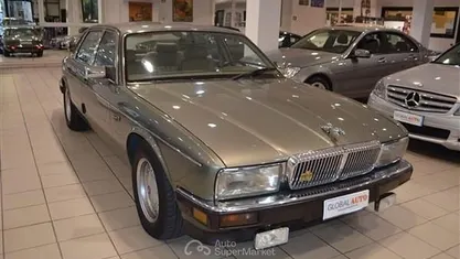 Grigio Usata 1990 Jaguar XJ40 Sovereign Tre volumi | 8900 €