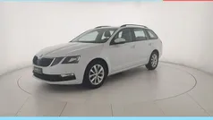 Bianco luna metallizzato Usata 2019 Skoda Octavia Executive Station wagon | 14.900 € (Buon prezzo)