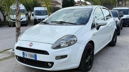 Usata Fiat Punto Lounge 74 CV (54 kW) 2015 Utilitaria