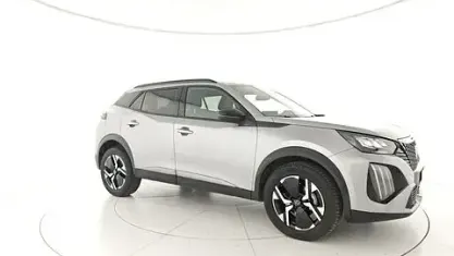 Usata Peugeot 2008 Allure 101 CV (74 kW) 2024 Argento SUV