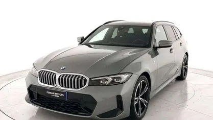 Usata BMW 318 M Sport 150 CV (110 kW) 2025 Skyscraper grey metalizzato Station wagon