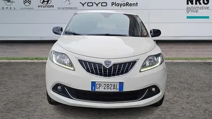 Bianco Usata 2023 Lancia Ypsilon Silver Due volumi | 11.700 € (Buon prezzo)