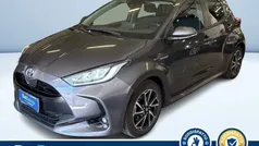 Grigio scuro metallizzato Usata 2021 Toyota Yaris Hybrid Trend Tre volumi | 17.200 € (Buon prezzo)