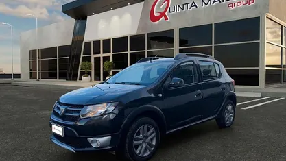 Usata Dacia Sandero Lauréate 90 CV (66 kW) 2013 Utilitaria