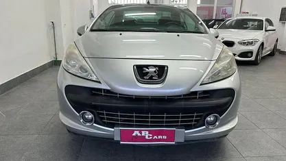 Usata Peugeot 207 CC 110 CV (80 kW) 2007 Grigio Cabrio