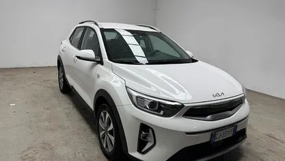 Usata Kia Stonic Style 101 CV (74 kW) 2022 Bianco SUV
