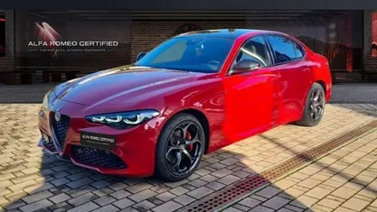 Rosso Usata 2024 Alfa Romeo Giulia Tre volumi | 49.800 € (Buon prezzo)