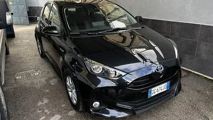 Usata Toyota Yaris Hybrid Business Edition 92 CV (67 kW) 2021 Nero Utilitaria