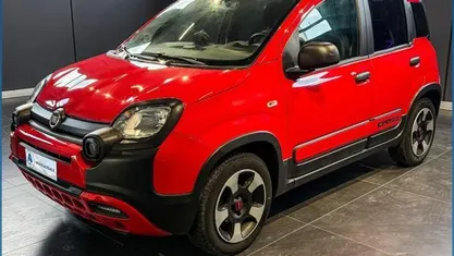 Usata Fiat Panda Cross Cross 69 CV (50 kW) 2020 Rosso Utilitaria