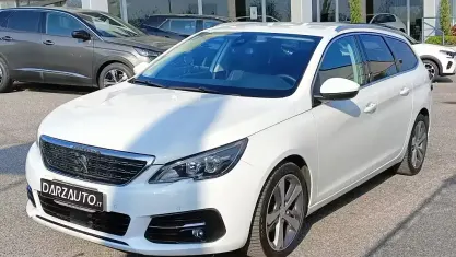 Usata Peugeot 308 Allure 131 CV (96 kW) 2020 Bianco pastello Station wagon
