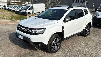 Usata Dacia Duster Journey 101 CV (74 kW) 2024 Bianco SUV
