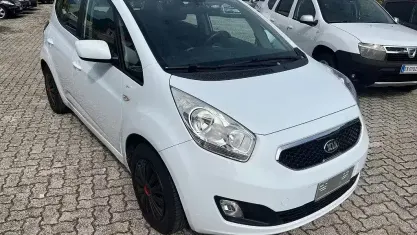 Usata Kia Venga Active 90 CV (66 kW) 2013 Bianco Utilitaria