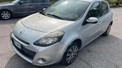 Usata Renault Clio IV Dynamique 75 CV (55 kW) 2012 Grigio Berlina