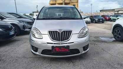Usata Lancia Musa S 95 CV (69 kW) 2010 Grigio Monovolume