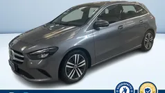 Grigio metallizzato Usata 2022 Mercedes B200 Monovolume | 22.500 € (Buon prezzo)
