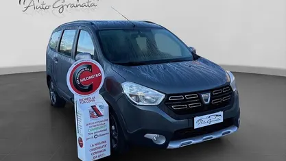 Usata Dacia Lodgy Stepway 110 CV (80 kW) 2017 Gray Monovolume