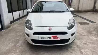 Usata Fiat Grande Punto 69 CV (50 kW) 2012 Bianco Utilitaria