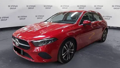 Usata Mercedes A180 Advanced 116 CV (85 kW) 2023 Rosso Utilitaria