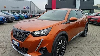 Usata Peugeot 2008 Allure 110 CV (80 kW) 2021 Arancione SUV