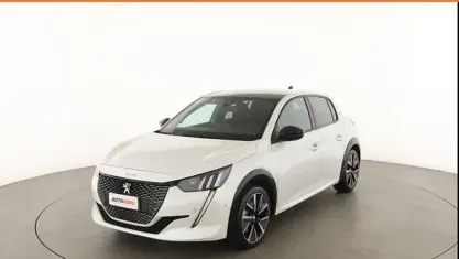 Usata Peugeot e-208 GT 100 kW (136 CV) 2021 Bianco Utilitaria