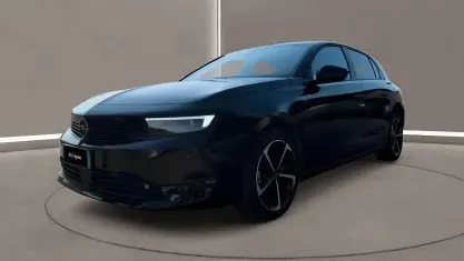 Usata Opel Astra Edition 131 CV (96 kW) 2024 Nero Utilitaria