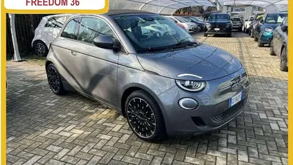 Usata Fiat 500e La Prima 42 kW (58 CV) 2021 Cabrio